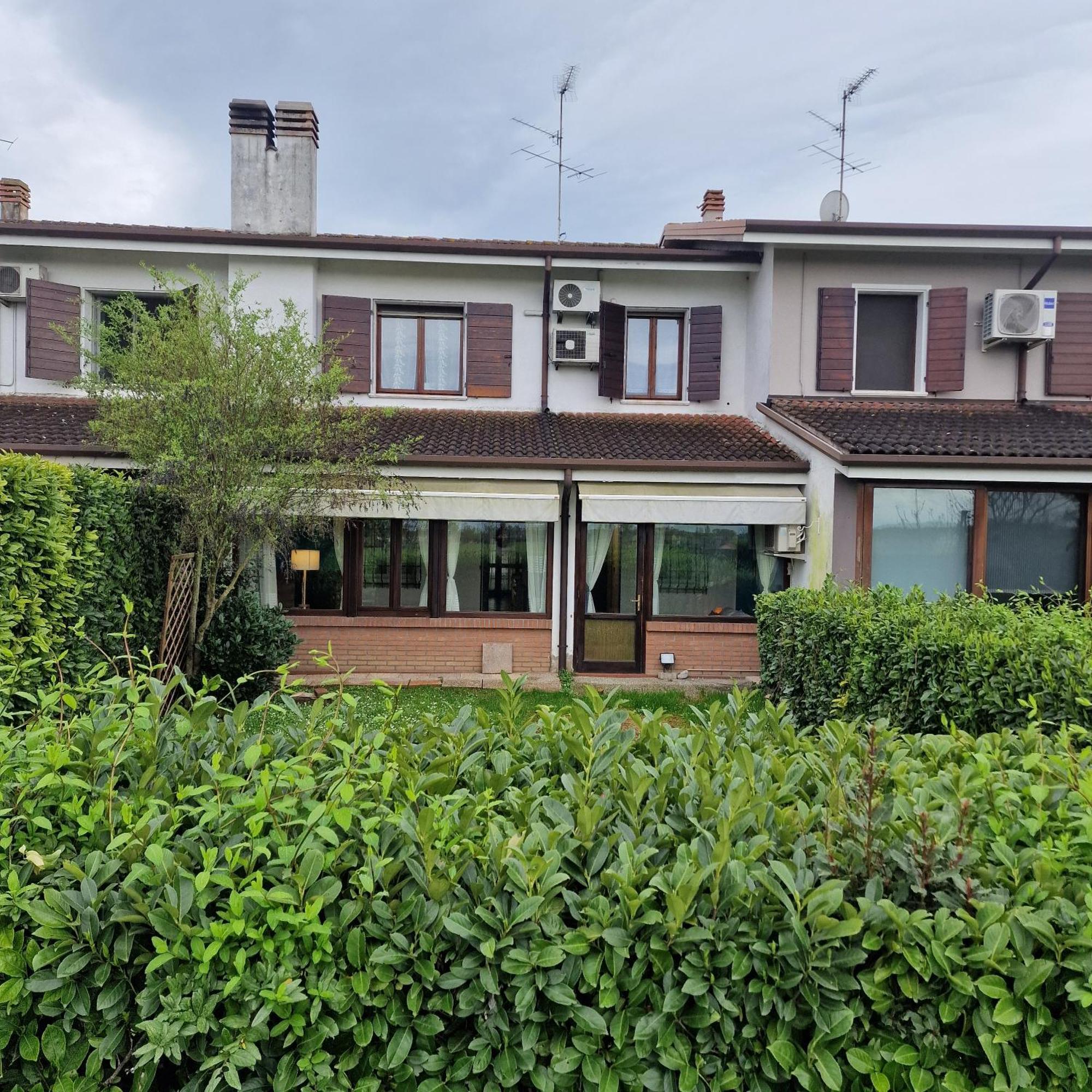 Villa Residenza Vittoria Bagnolo San Vito Exterior foto